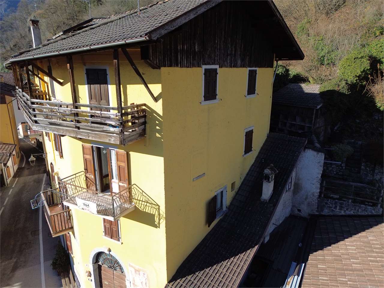 RIF. 04 - PROPRIETA' CON VISTA SUL LAGO DI LEDRO