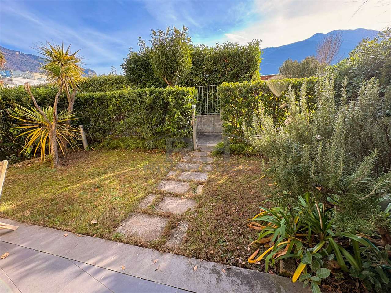 REF. 01 - 1-BEDROOM WITH GARDEN EXEMPT GILMOZZI