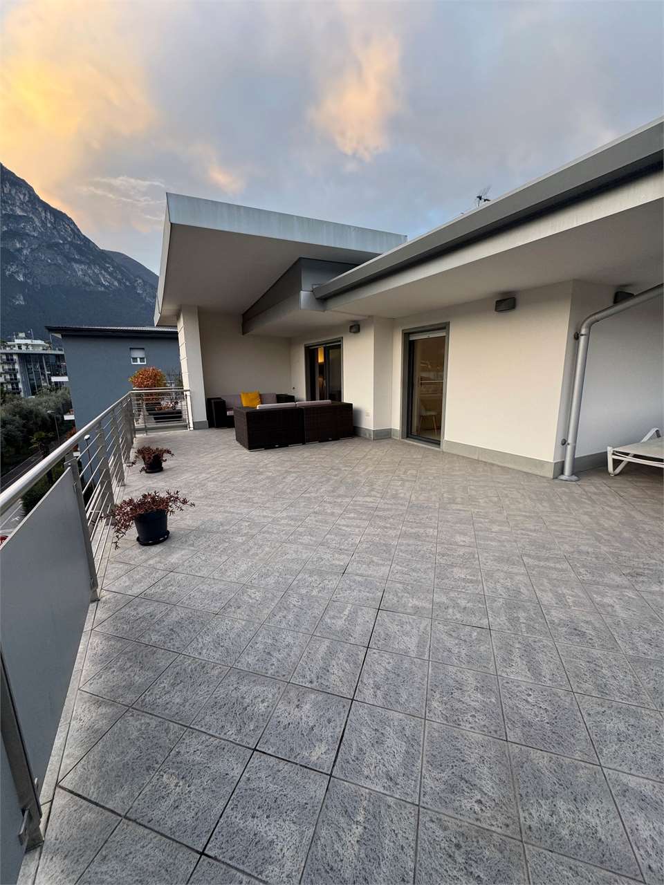 MINI ATTIC WITH TERRACE