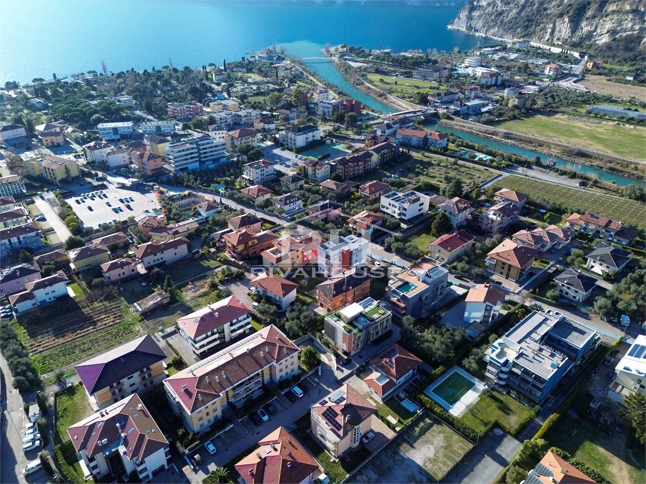 RIF. 05 - SPAZIO AD USO PARCHEGGIO IN POSIZIONE STRATEGICA