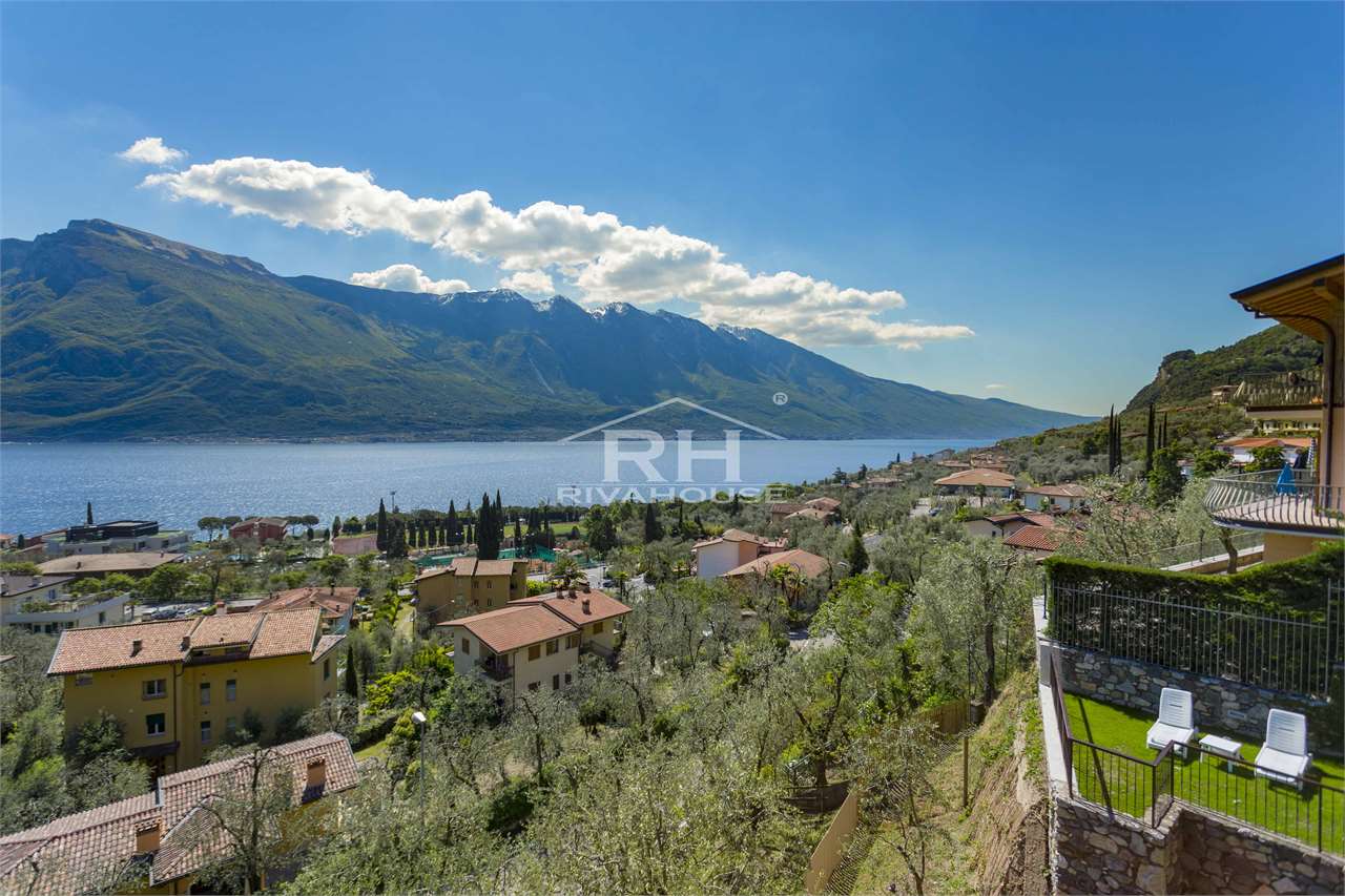 REF. 17 – RESIDENTIAL COMPLEX WITH SIX LAKE-VIEW APARTMENTS
