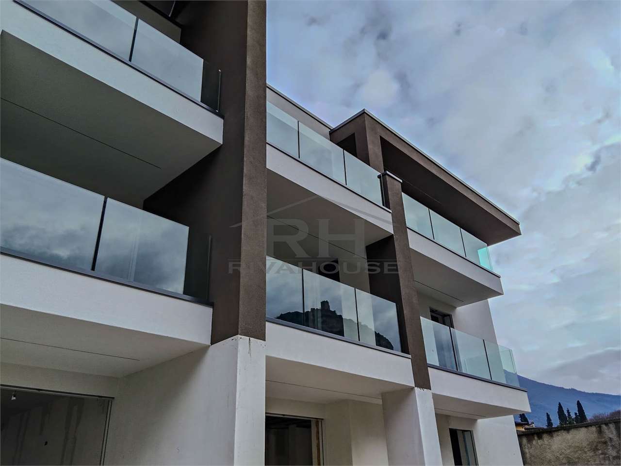 RIF. 40-4 NEW PRESTIGIOUS APARTMENT IN ARCO