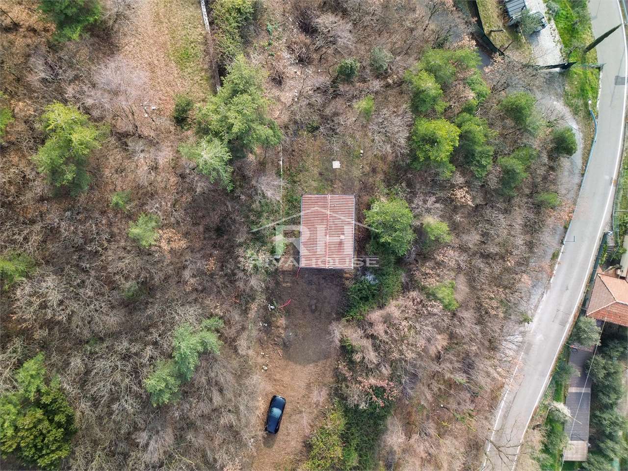 REF. 01 - STORAGE TO BE COMPLETED, WITH LARGE PLOT AND LAKE VIEW