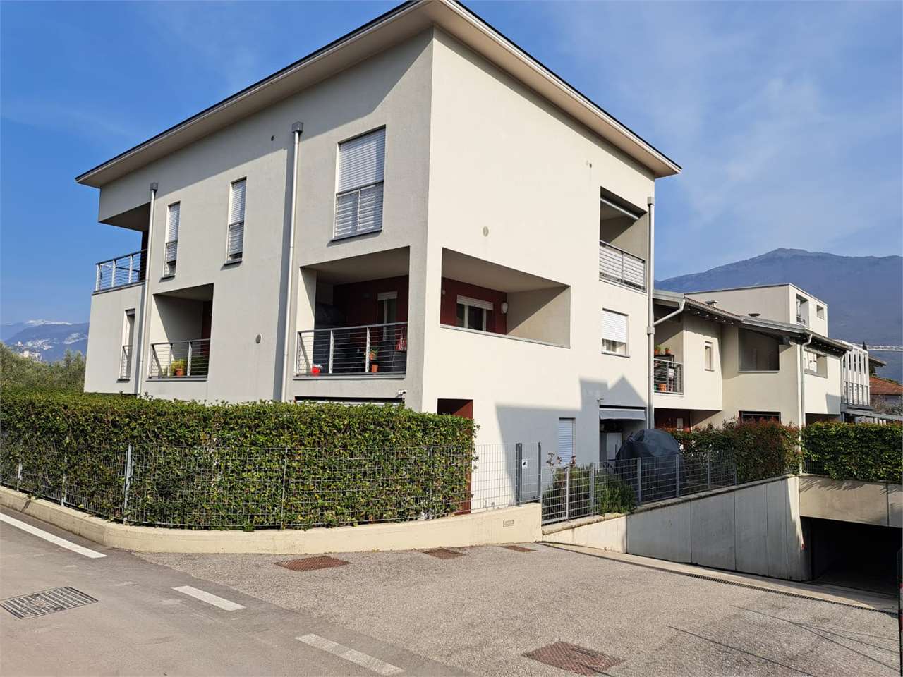 SOLD! THREE-ROOM APARTMENT, WITH GARDEN