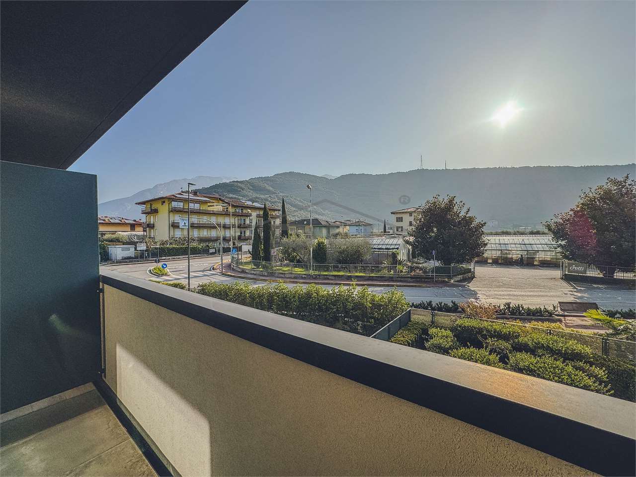 RIF. 08 - ELEGANTE BILOCALE CON TERRAZZO VIVIBILE A SANT'ALESSANDRO