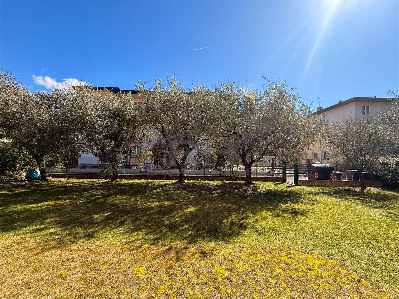 RIF. 12 - BARE OWNERSHIP OF A 3-ROOM APARTMENT STEPS FROM THE LAKE