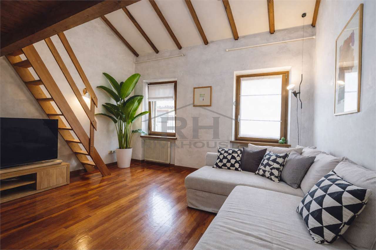 RIF. 27 - CARATTERISTICA CASA NEL CENTRO STORICO DI ARCO