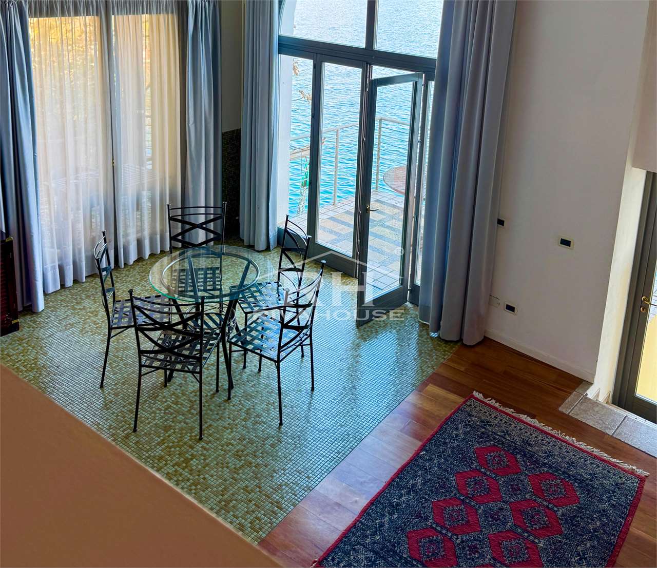 REF. 10 – LOFT ON THE WATER