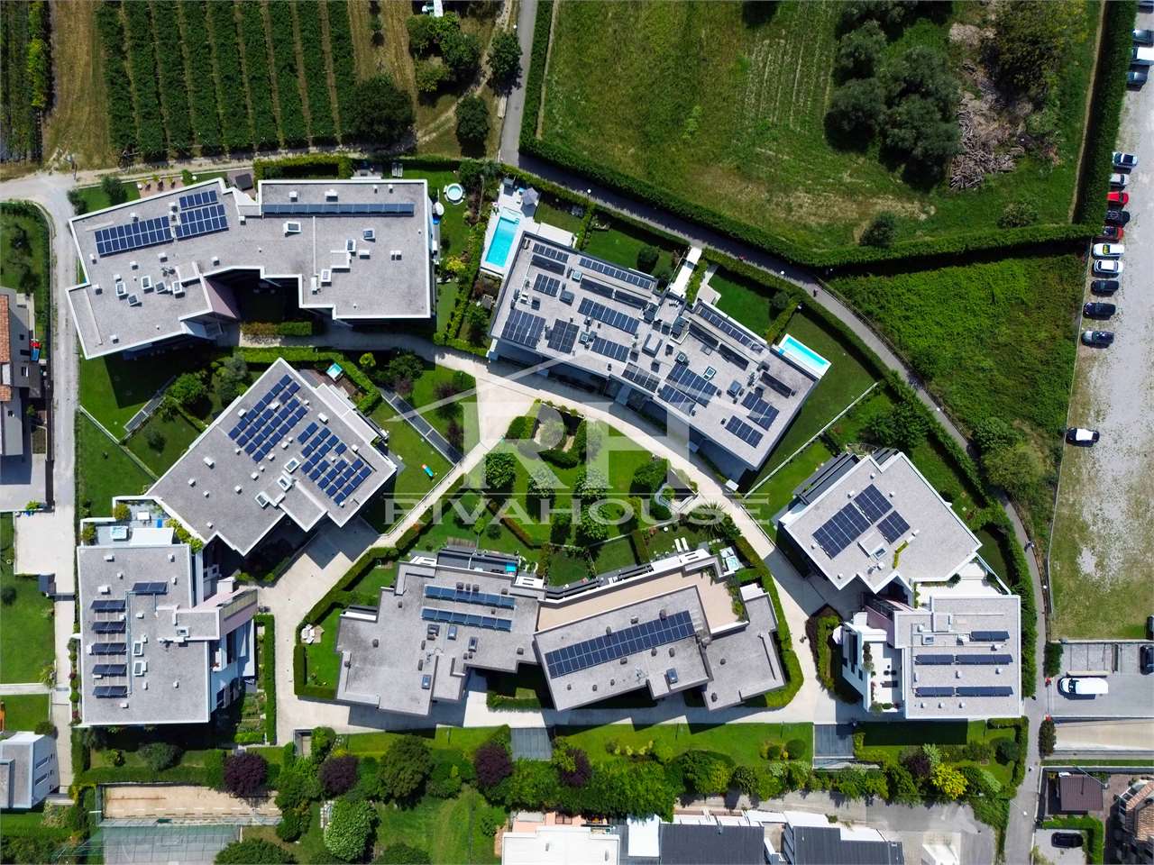 REF. 22 - TWO-ROOMS WITH GARDEN