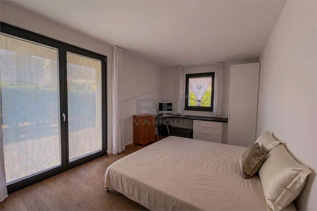 REF. 22 - TWO-ROOMS WITH GARDEN, CLOSE TO THE LAKE