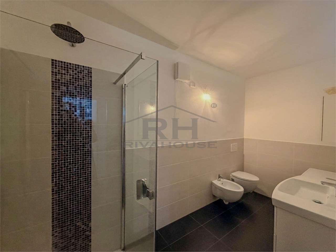 REF. 22 - TWO-ROOMS WITH GARDEN, CLOSE TO THE LAKE