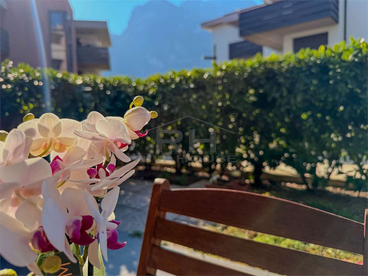 REF. 22 - TWO-ROOMS WITH GARDEN