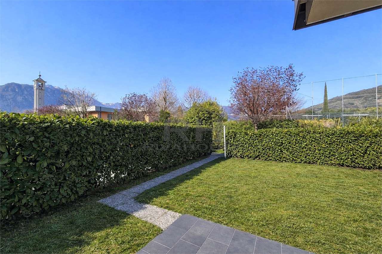 RIF. 22 - BILOCALE CON GIARDINO VICINO AL LAGO