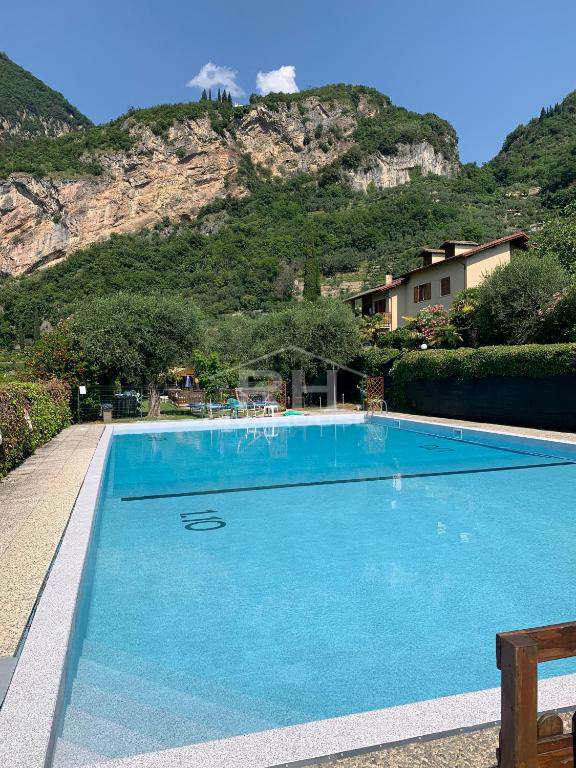 REF. 01 - TWO-ROOM APARTMENT, LAKE VIEW