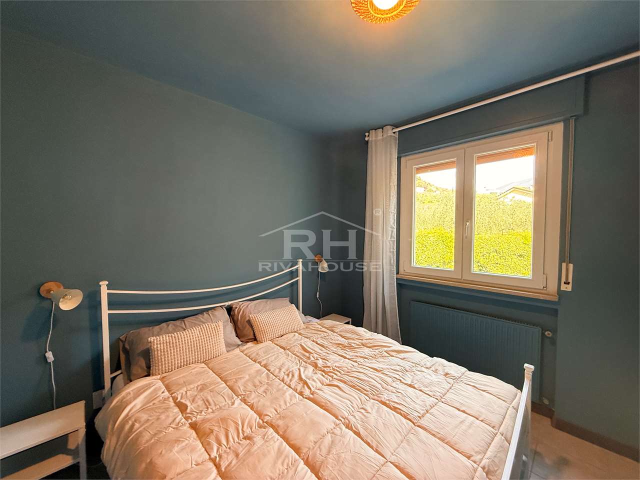 REF. 01 - TWO-ROOM APARTMENT, LAKE VIEW