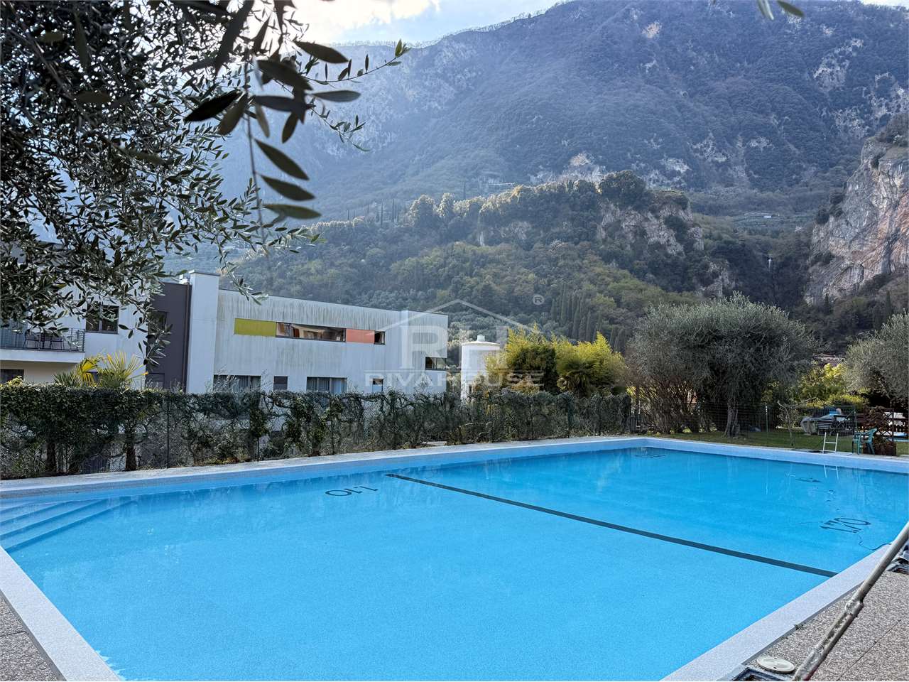 REF. 01 - TWO-ROOM APARTMENT, LAKE VIEW