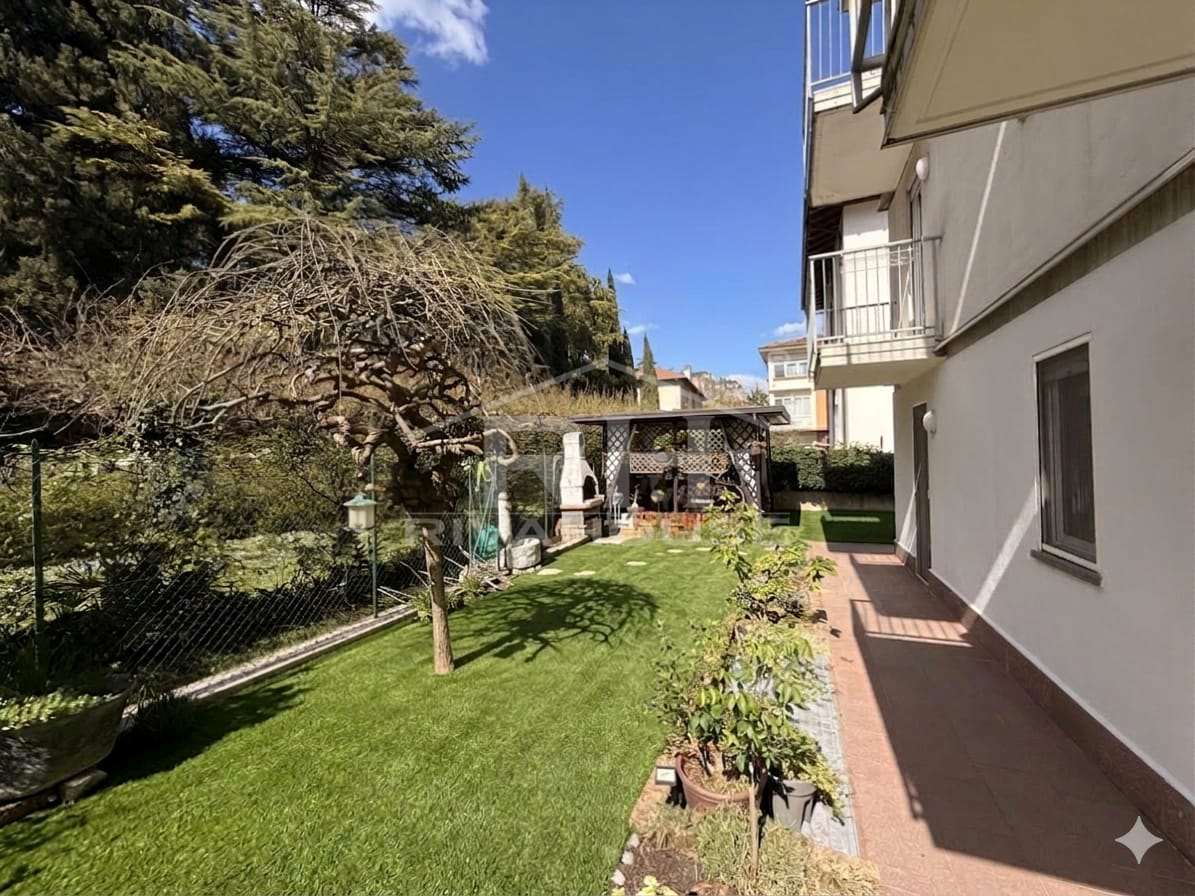 REF. 11 - 3-ROOM APARTMENT WITH GARDEN IN THE CENTER