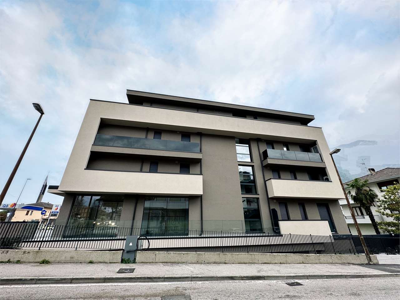 REF. 07 – REFINED AND VERY RECENT PENTHOUSE