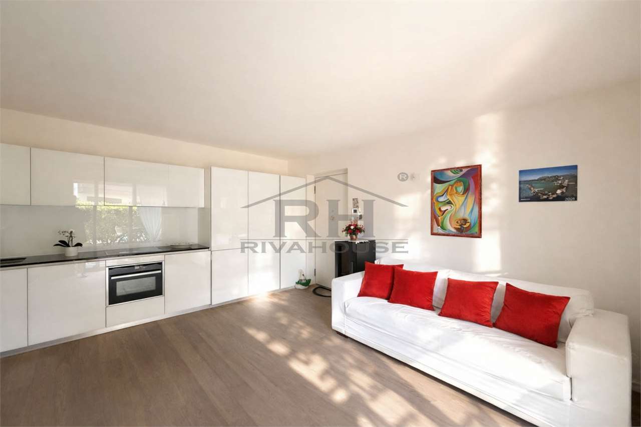 REF. 22 - TWO-ROOMS WITH GARDEN