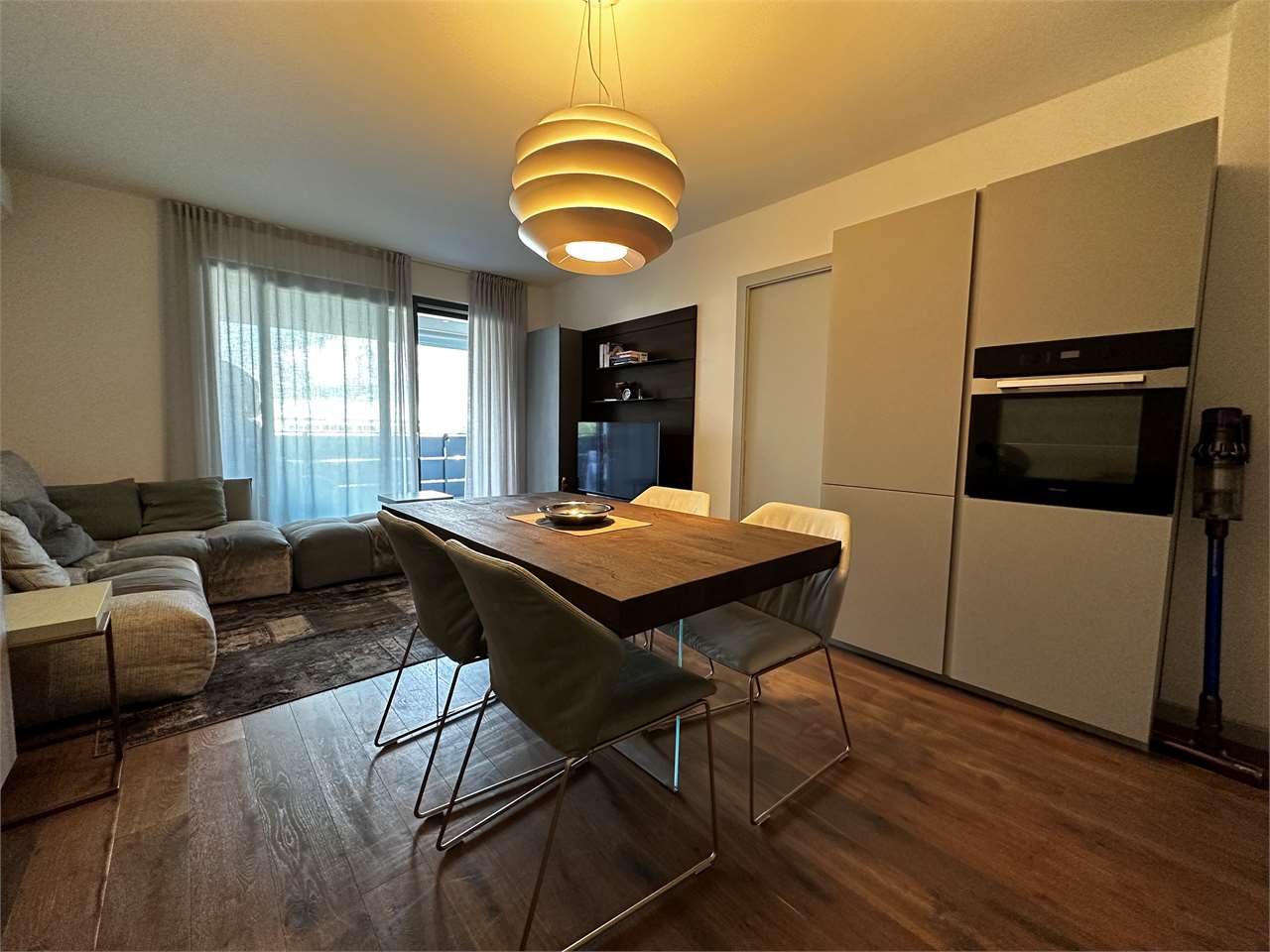 ELEGANT TWO-BEDROOM APARTMENT FOR RENT