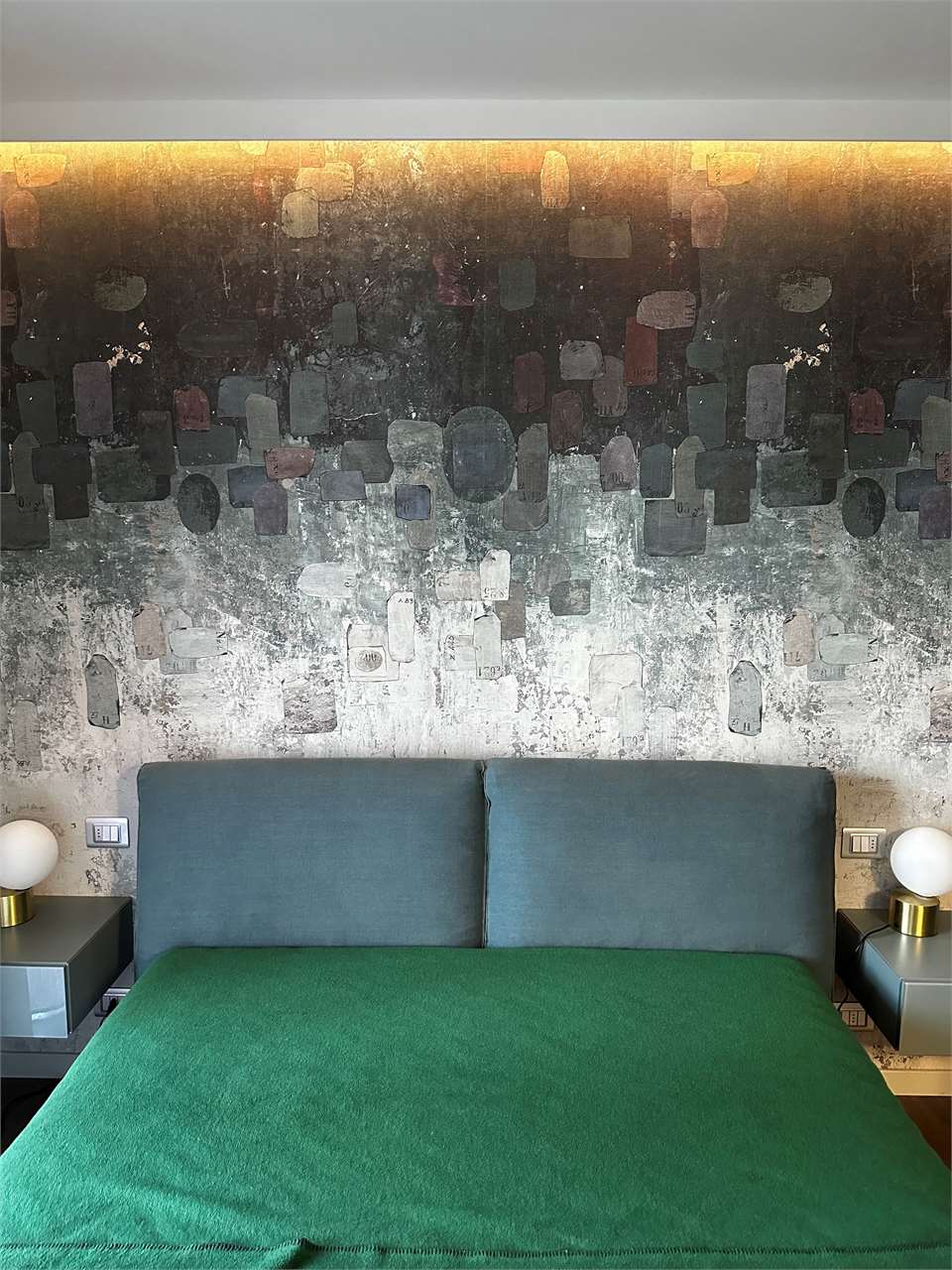 ELEGANT TWO-BEDROOM APARTMENT FOR RENT