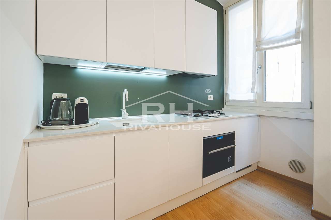 REF. 37 - BEAUTIFUL TWO-ROOM APARTMENT ON THE LAKE