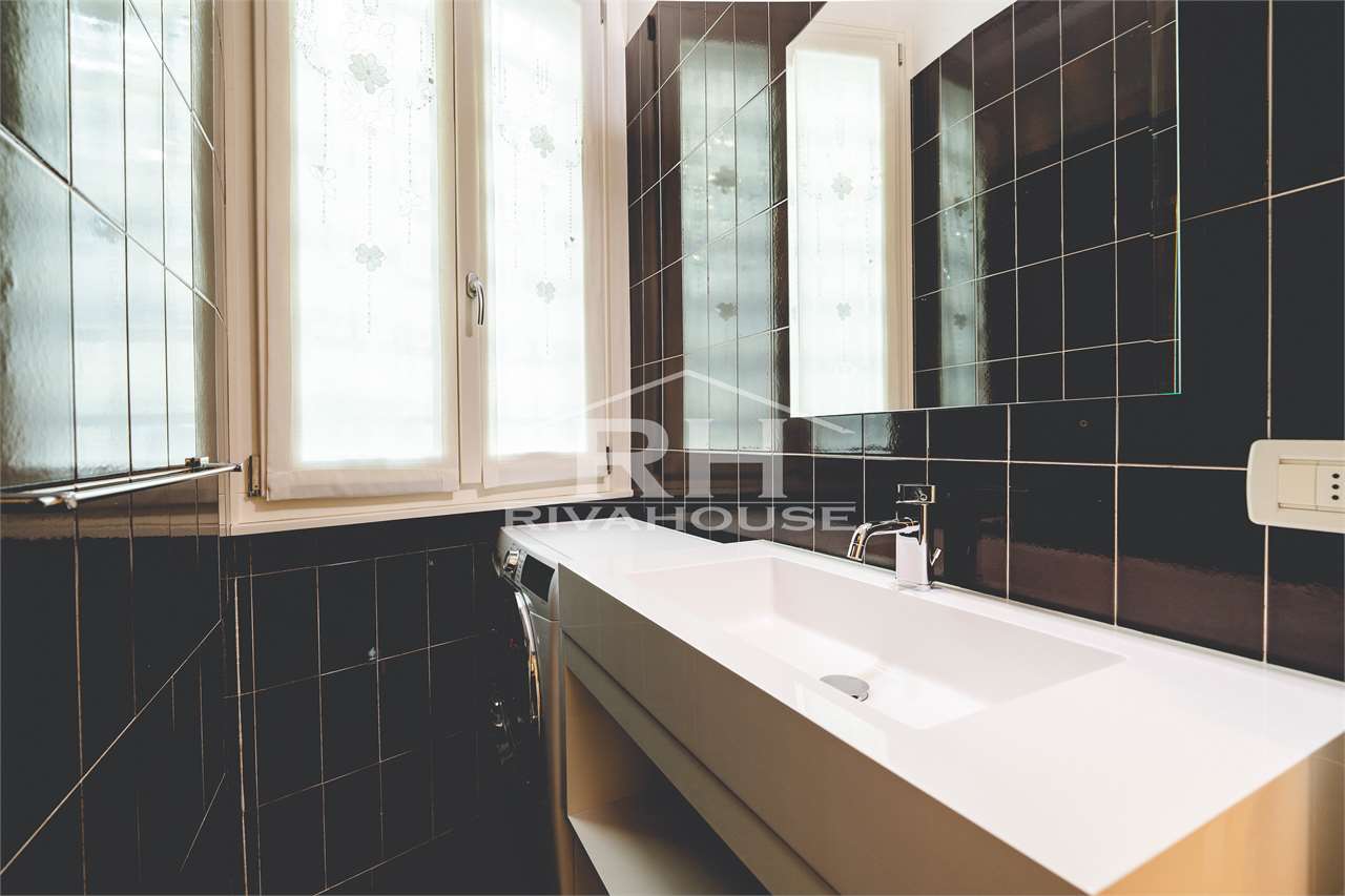 REF. 37 - BEAUTIFUL TWO-ROOM APARTMENT ON THE LAKE