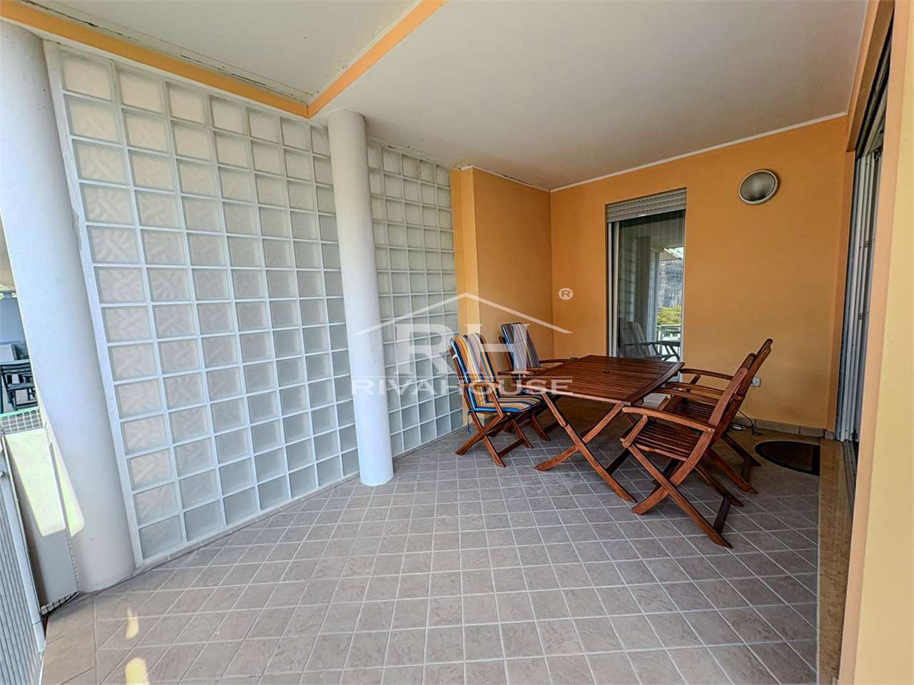 RIF. 02 - ELEGANTE TRILOCALE ESENTE GILMOZZI