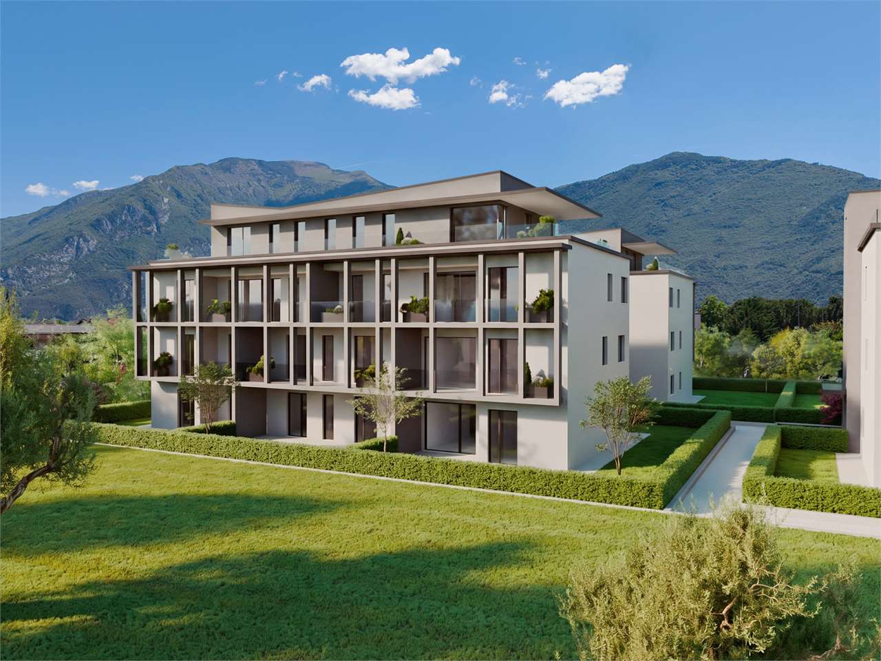 RIF. 44-1-3 - MODERNO TRILOCALE CON GIARDINO