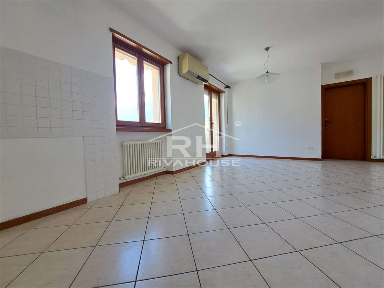 REF. 09 - TWO-ROOM APARTMENT FOR SALE IN ARCO