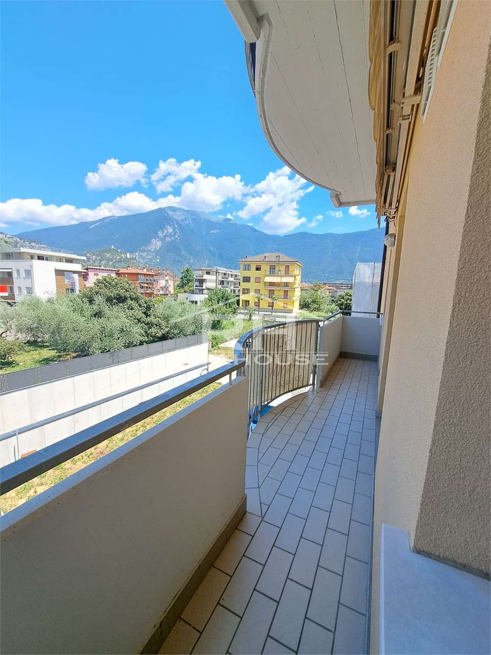 REF. 09 - TWO-ROOM APARTMENT FOR SALE IN ARCO