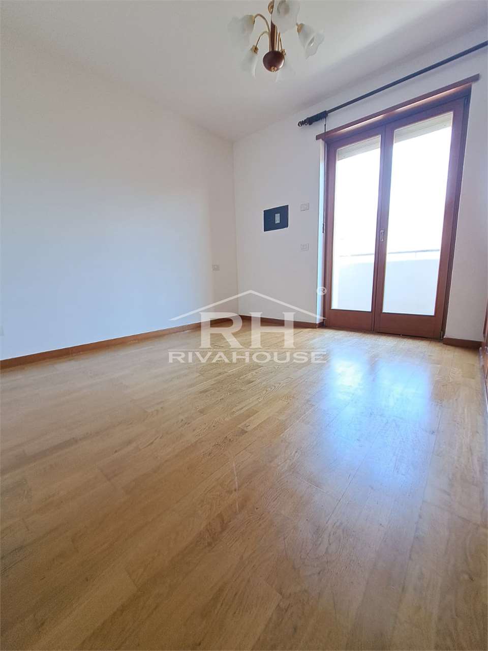 REF. 09 - TWO-ROOM APARTMENT FOR SALE IN ARCO