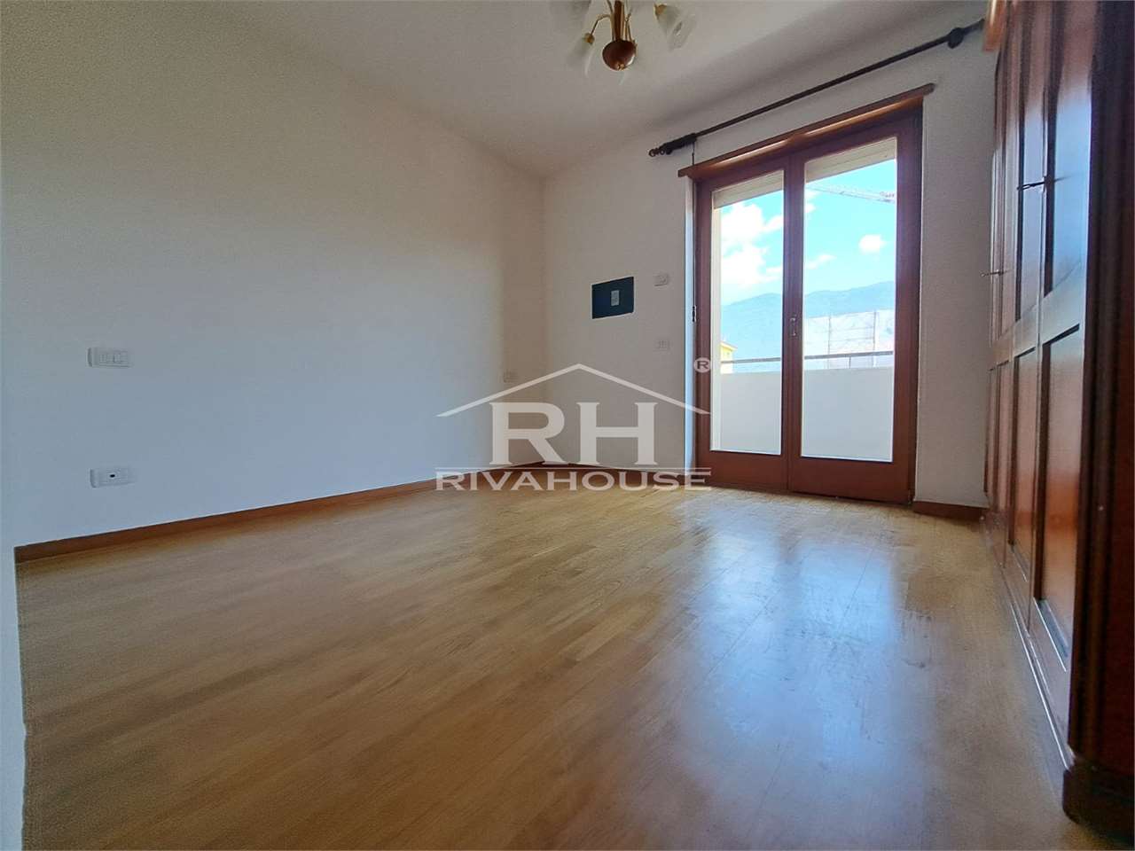REF. 09 - TWO-ROOM APARTMENT FOR SALE IN ARCO