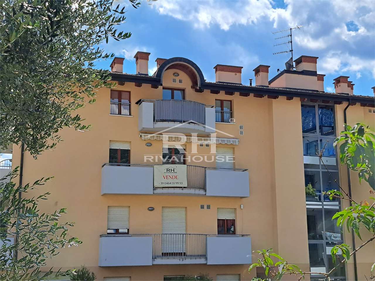 REF. 09 - TWO-ROOM APARTMENT FOR SALE IN ARCO
