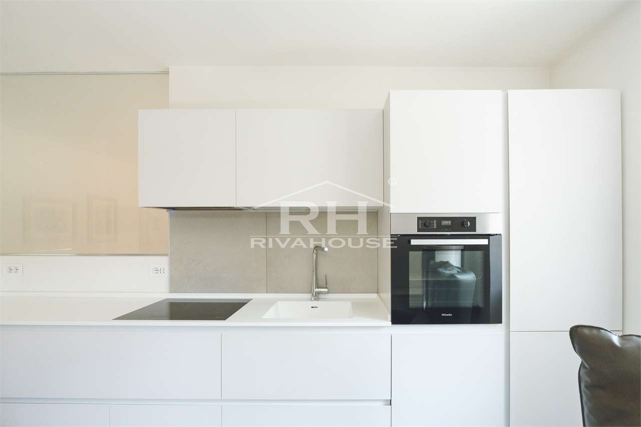 REF. 04 – SPACIOUS TWO-BEDROOM APARTMENT WITH PRIVATE GARDEN, NO CONDO FEES, NO GILMOZZI RESTRICTION