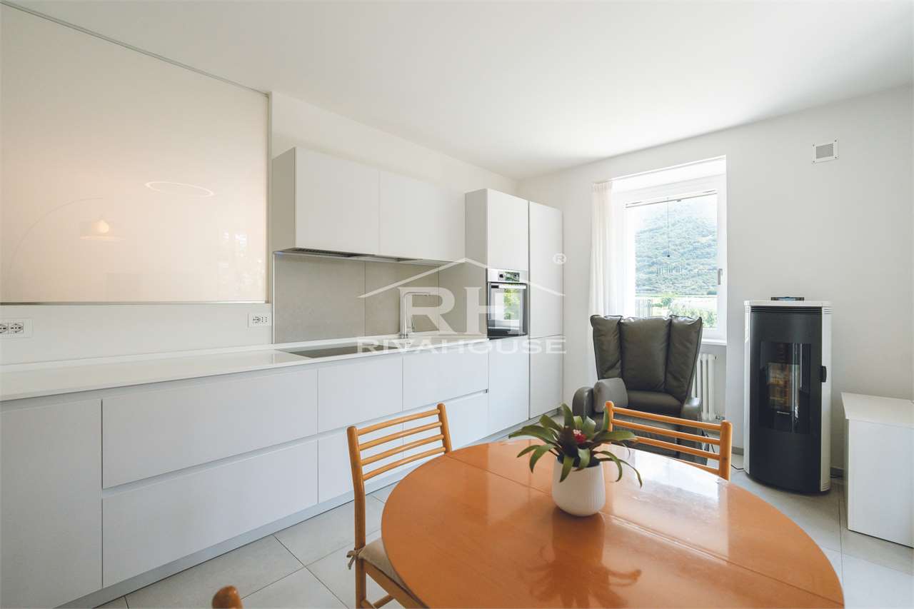 REF. 04 – SPACIOUS TWO-BEDROOM APARTMENT WITH PRIVATE GARDEN, NO CONDO FEES, NO GILMOZZI RESTRICTION