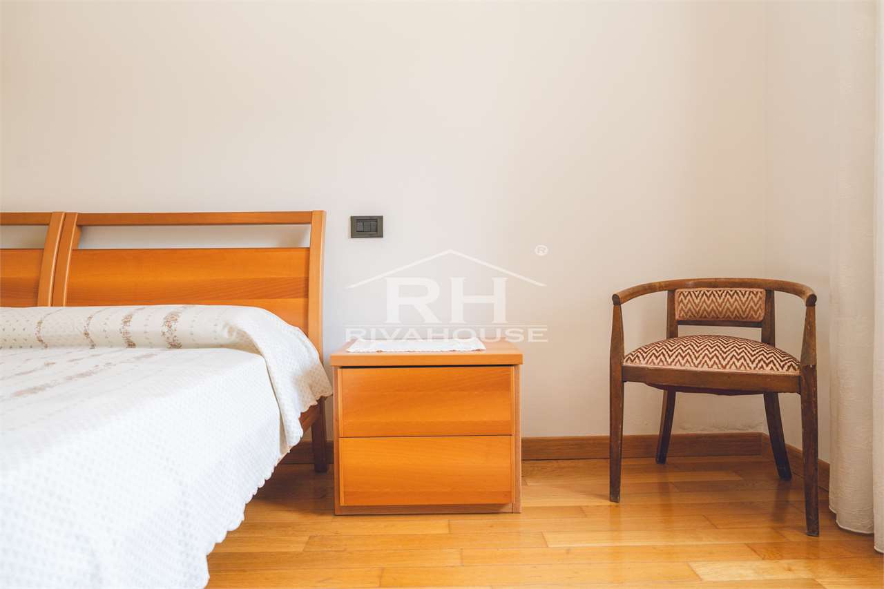 REF. 04 – SPACIOUS TWO-BEDROOM APARTMENT WITH PRIVATE GARDEN, NO CONDO FEES, NO GILMOZZI RESTRICTION