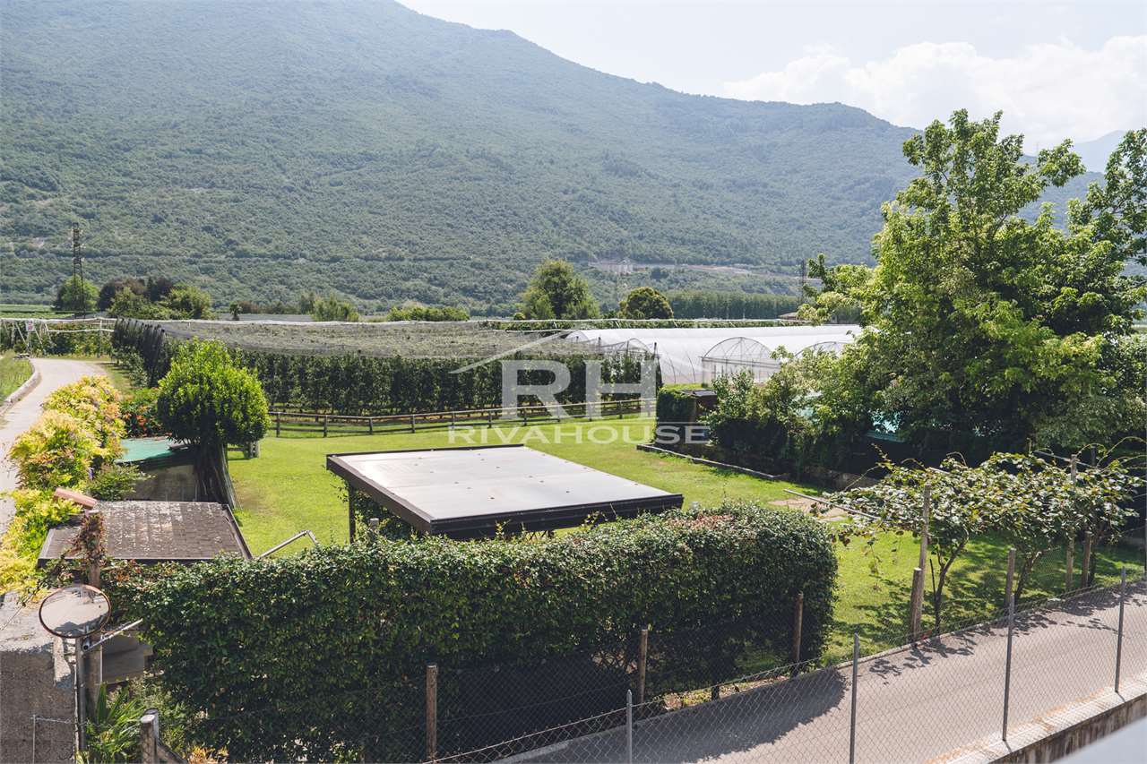 REF. 04 – SPACIOUS TWO-BEDROOM APARTMENT WITH PRIVATE GARDEN, NO CONDO FEES, NO GILMOZZI RESTRICTION