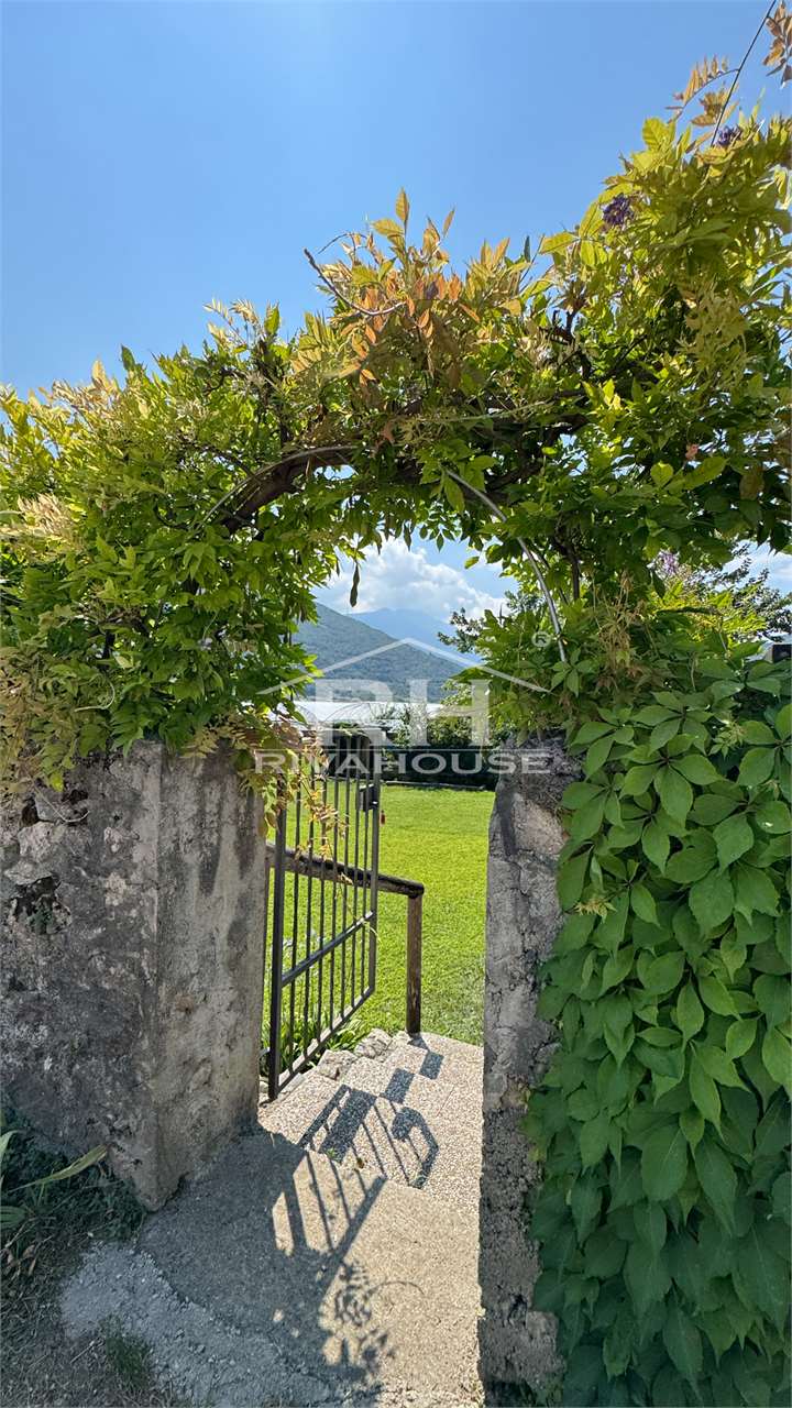 RIF. 04 - PORZIONE DI CASA CON GIARDINO, NO SPESE CONDOMINIALI, NO LEGGE GILMOZZI