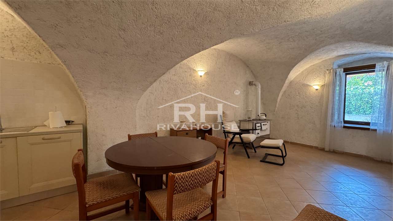 RIF. 04 - PORZIONE DI CASA CON GIARDINO, NO SPESE CONDOMINIALI, NO LEGGE GILMOZZI