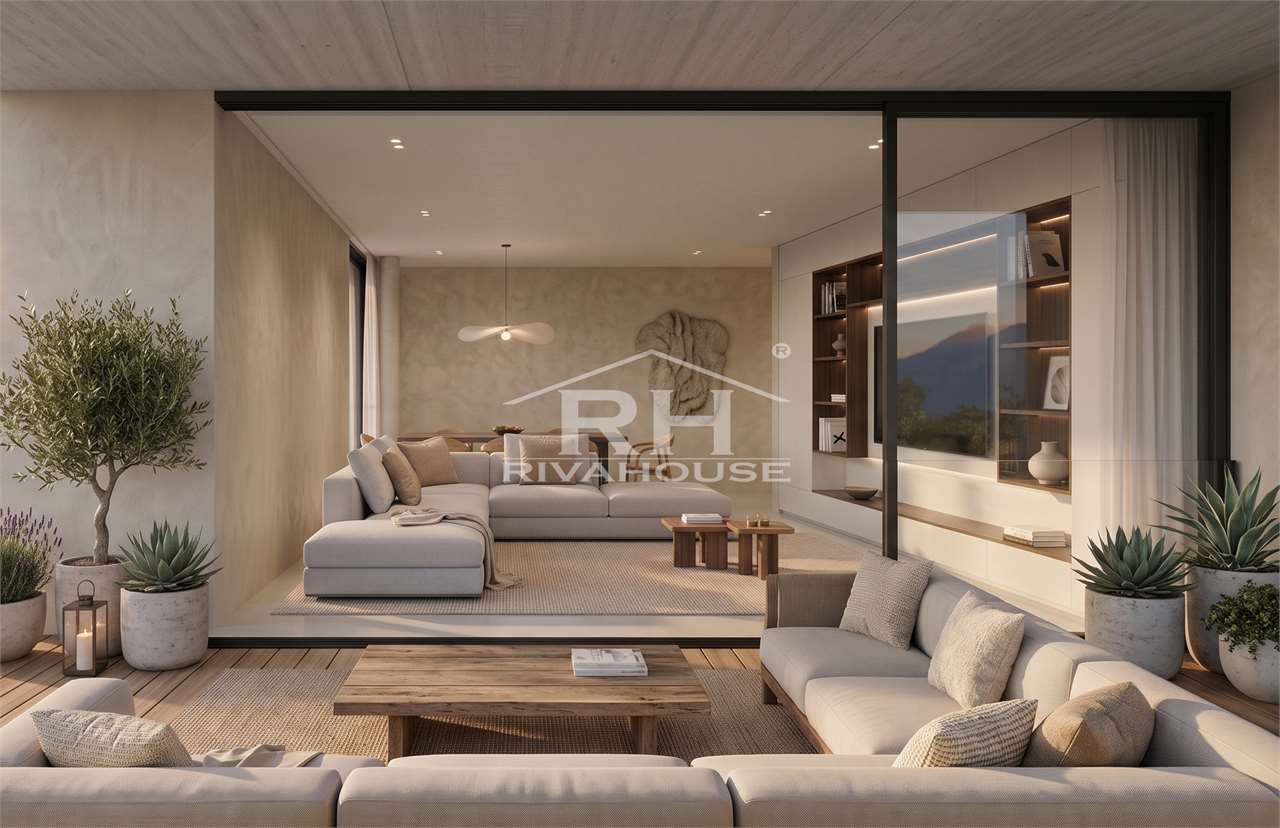 RIF. 46-10 ATTICO CON AMPIO TERRAZZO