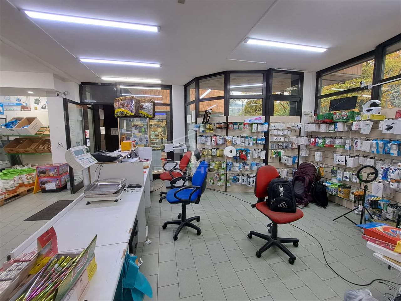 REF. 12 - STORE FOR SALE ON CORSO ROSMINI