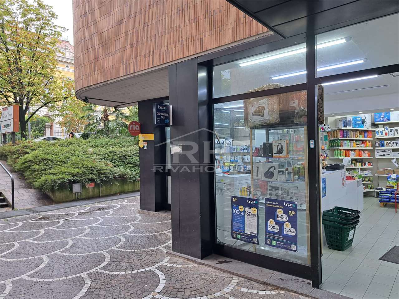 REF. 12 - STORE FOR SALE ON CORSO ROSMINI