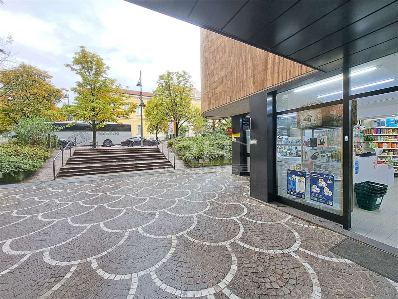 REF. 12 - STORE FOR SALE ON CORSO ROSMINI