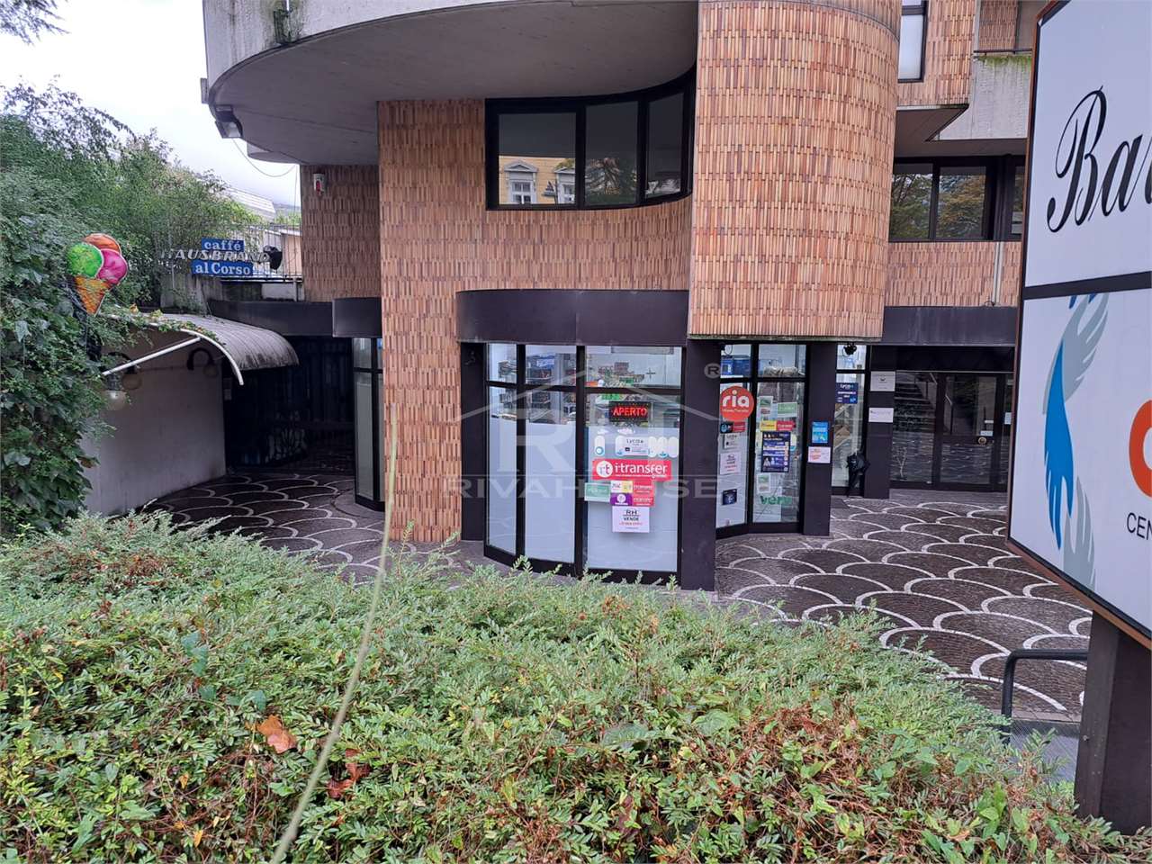 REF. 12 - STORE FOR SALE ON CORSO ROSMINI