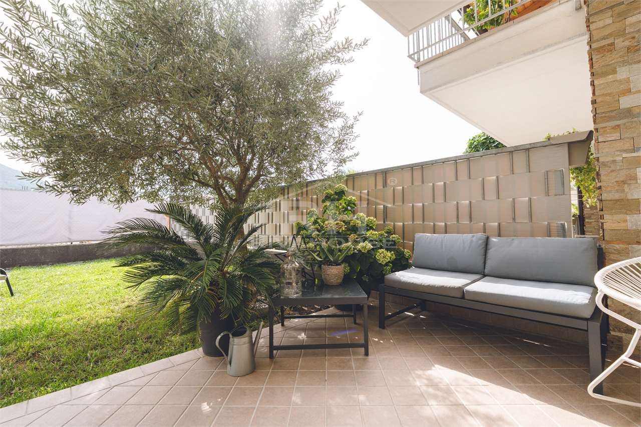 RIF. 15 - VILLA A SCHIERA CON GIARDINO