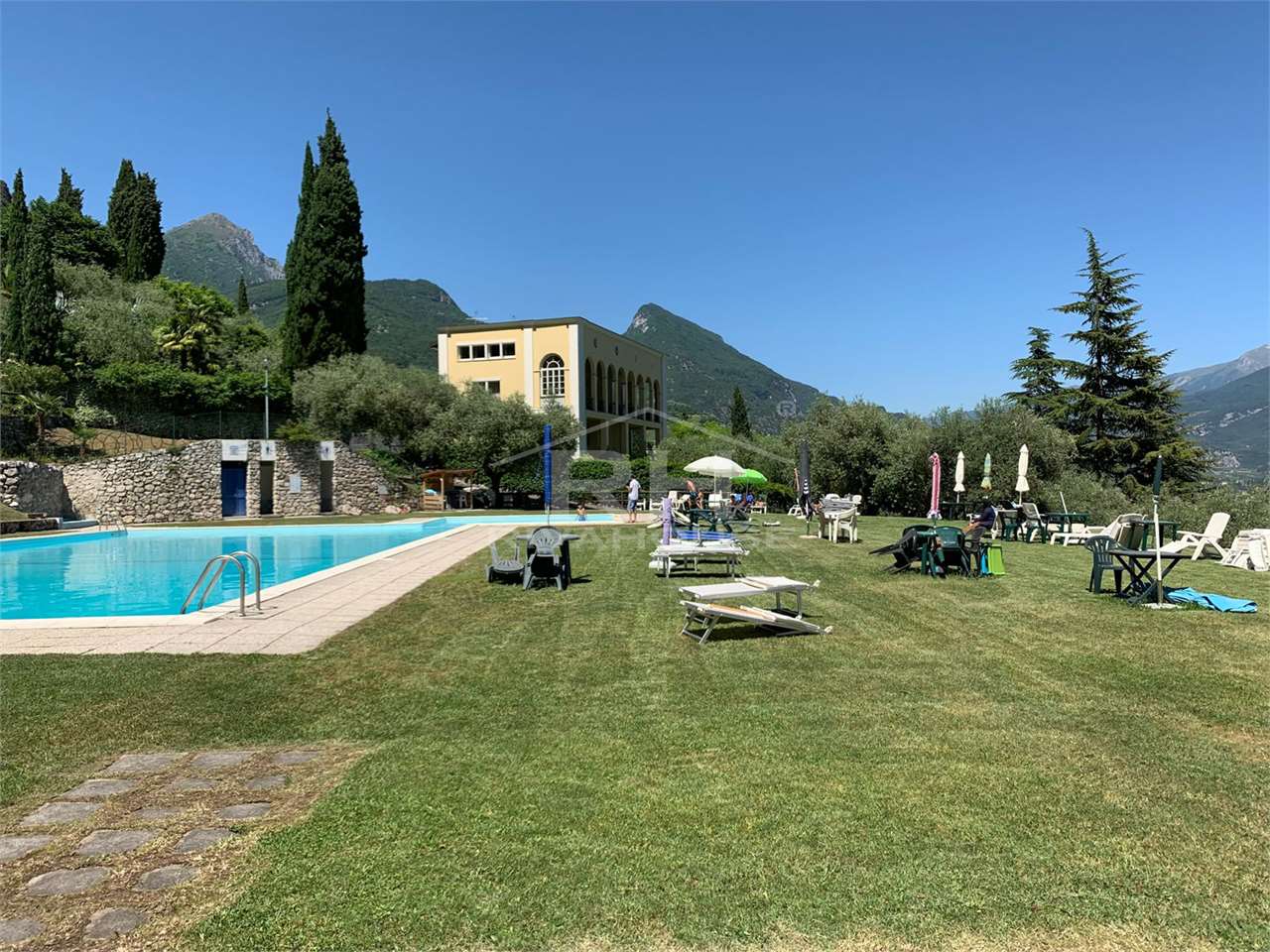 RIF. 23 - MONOLOCALE CON PISCINA