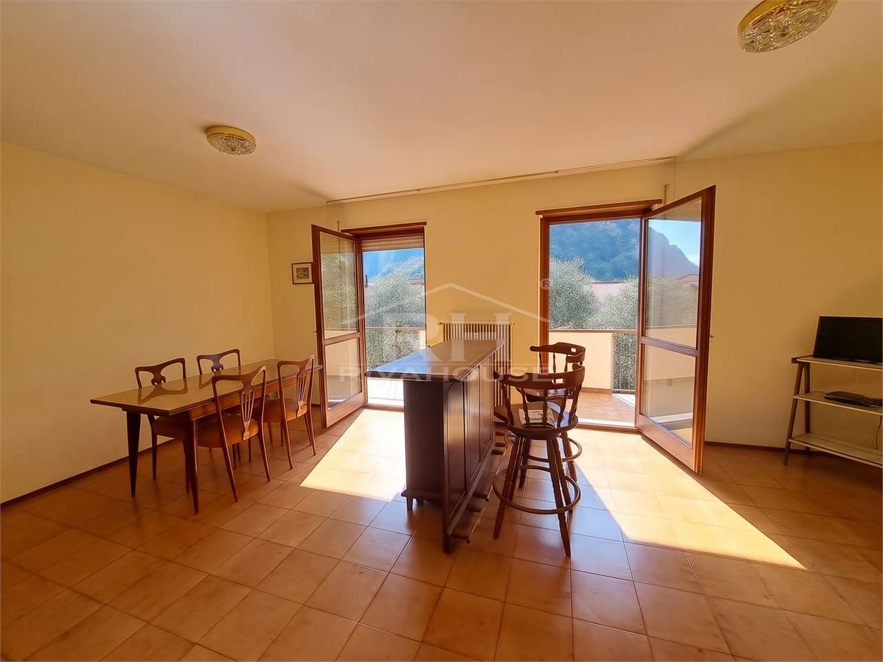 REF. 27 - LARGE TWO-ROOM APARTMENT WITH PANORAMIC VIEWS