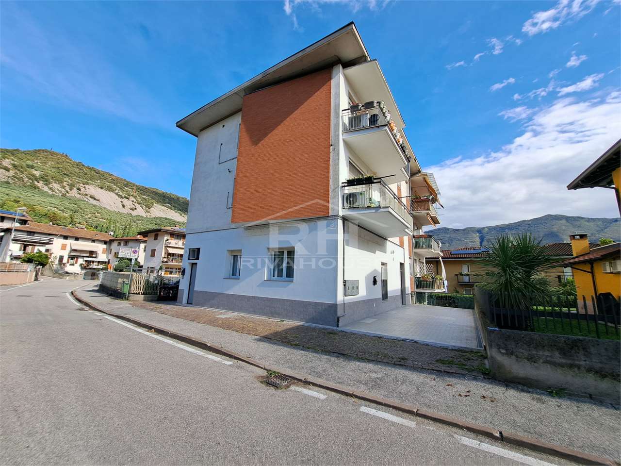 RIF. 08 - TRILOCALE IN ZONA SERVITA