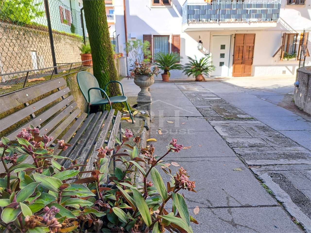 RIF. 27 - TRILOCALE IN ZONA PREGIATA ESENTE GILMOZZI
